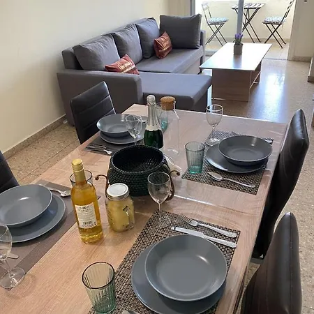 Comfortable Λάρνακα